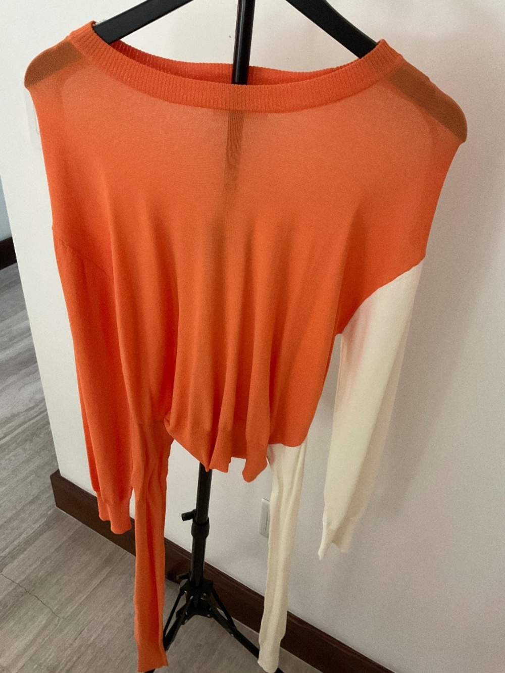 Evident Los Angeles Orange/White wrap sweater - Size Medium